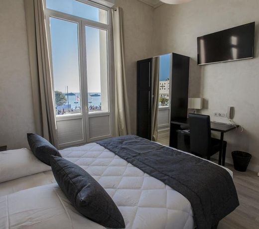 HÃTEL BLEU RIVAGE