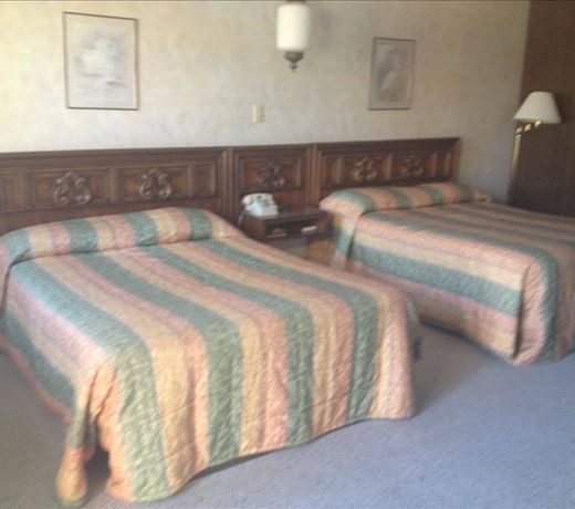 Four Seasons Motel