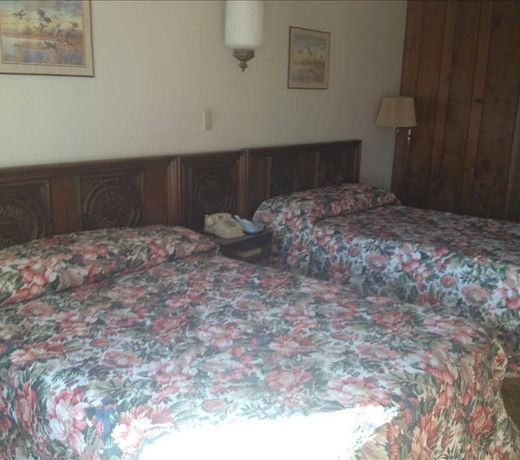 Four Seasons Motel