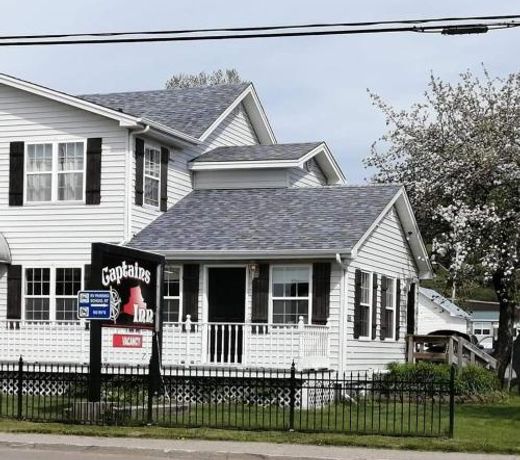 Captain's Inn