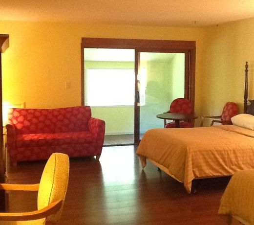 King Hendrick Motel and Suites