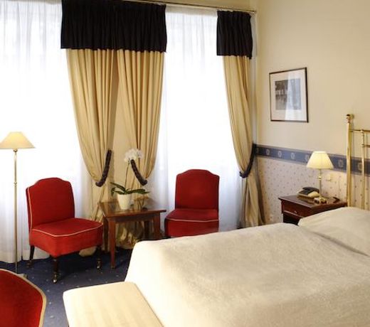 Hotel Embassy