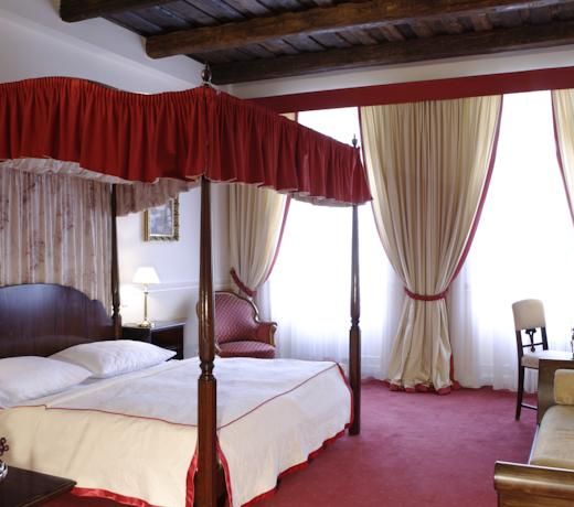 Hotel Embassy