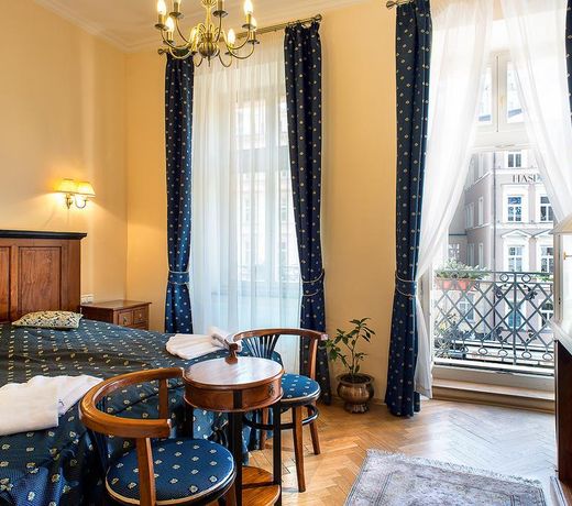 Salvator Hotel