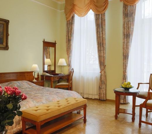 Bristol Kralovska Vila