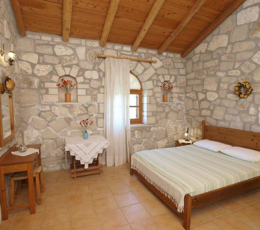 Gerolakos Country Houses