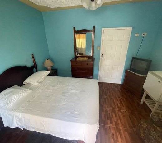 Little Shaw Park Guest House