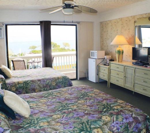 Conch Key Fishing Lodge and Marina
