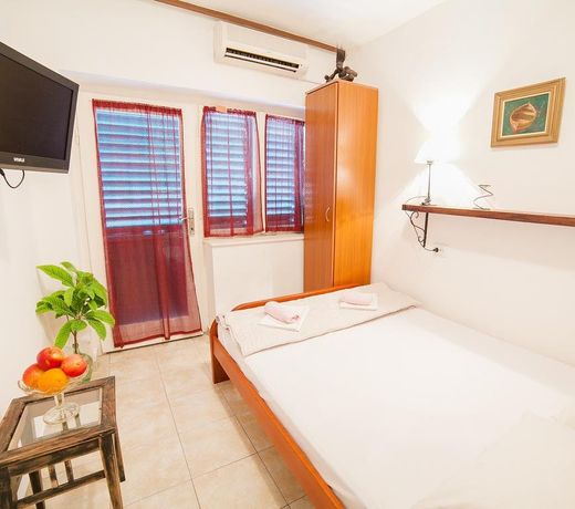 Guest House Ambient