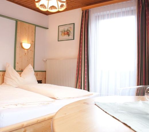 FORSTAUERWiRT Hotel & Restaurant