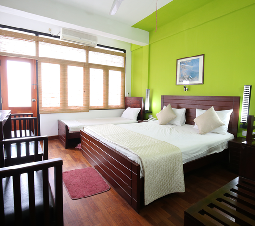subhas tourist hotel
