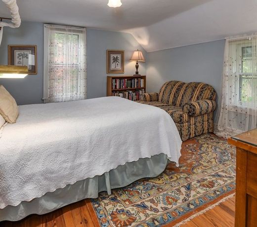 1899 Wright Inn & Carriage House