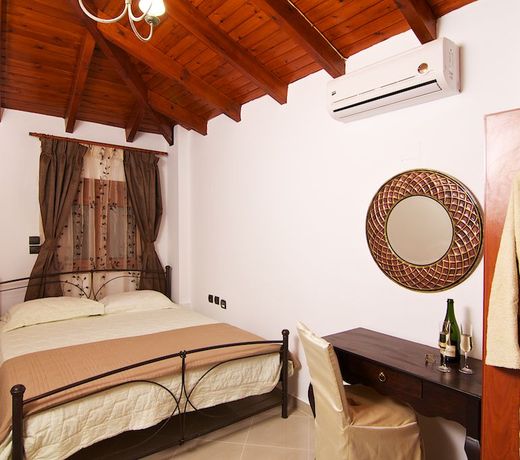 Eva & Dimitrios Villas, By ThinkVilla