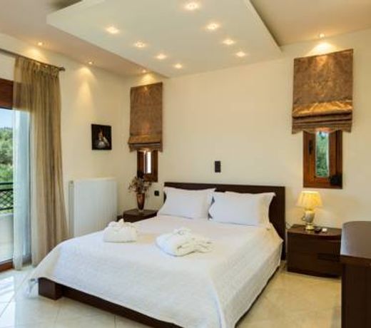 Eva & Dimitrios Villas, By ThinkVilla