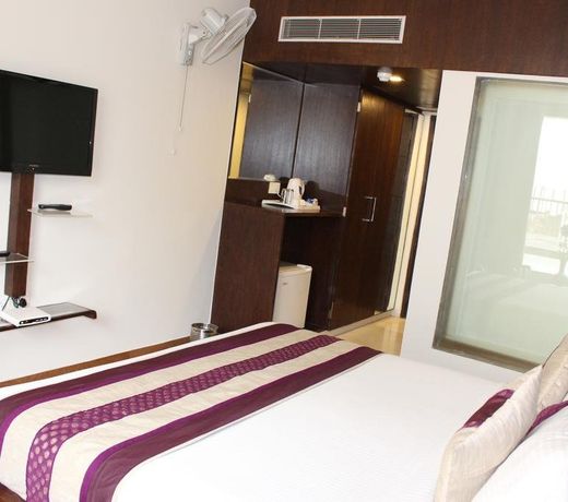 Hotel Atulyaa Taj