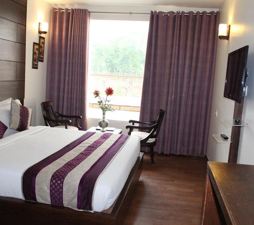 Hotel Atulyaa Taj
