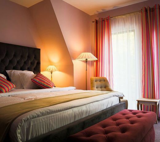 Oblique - Forest & Spa