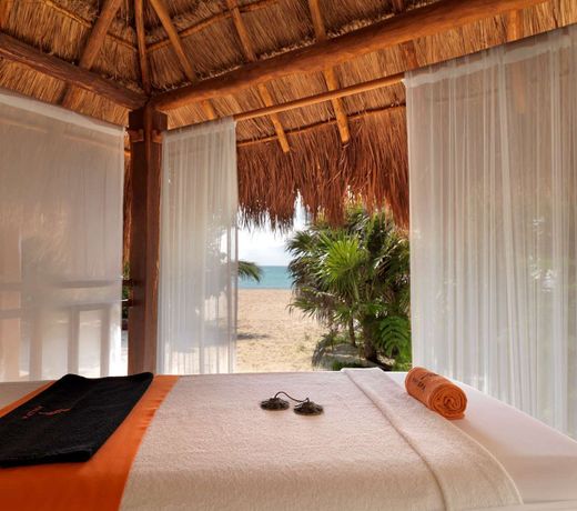 Royal Service at Paradisus La Perla