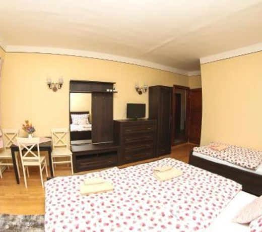 Mini Hotel Abraka & Apartment