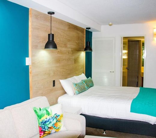 Charlesworth Bay Beach Resort