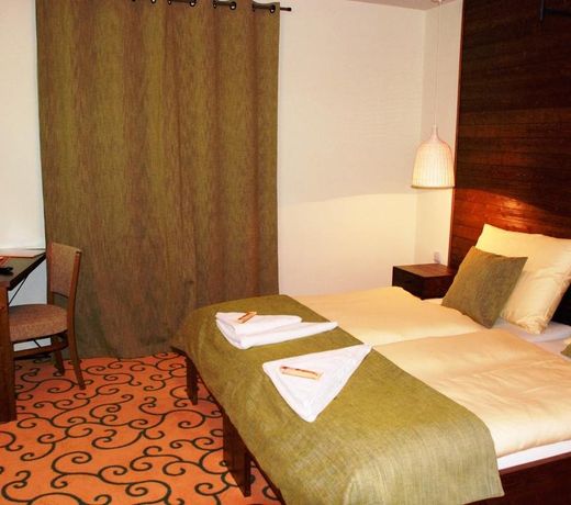 Hotel Sharingham