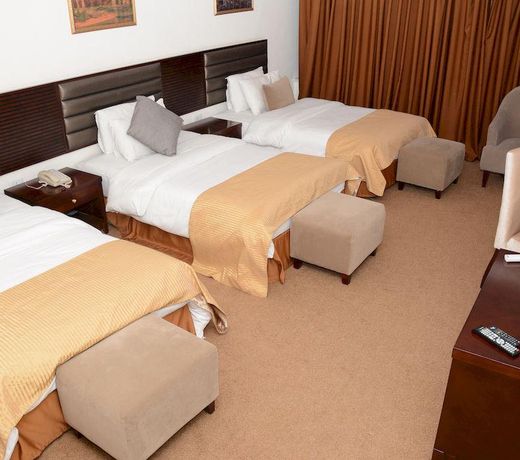 Sandy Le Oriental Hotel
