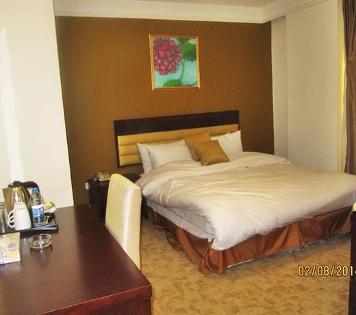 Sandy Le Oriental Hotel