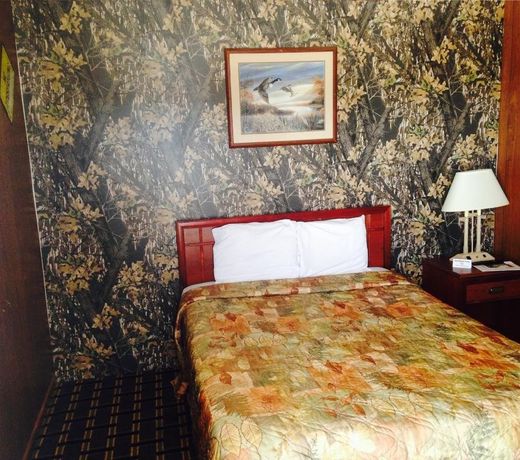 BIG 12 MOTEL
