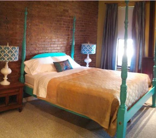 255WEST GUESTHOUSE