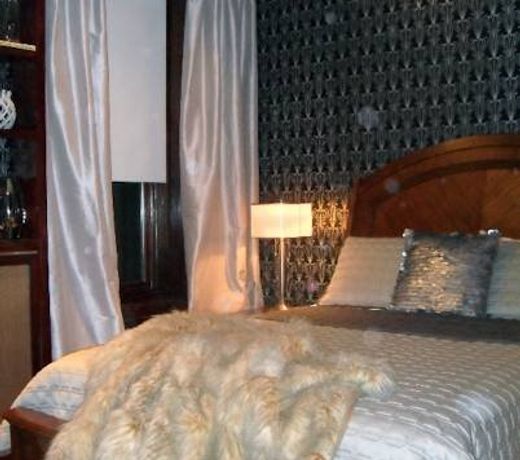 255WEST GUESTHOUSE