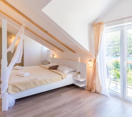 Villa Hedera X