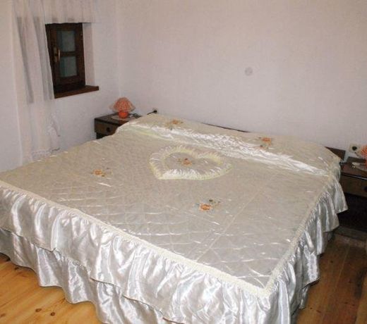 ROOMS MARIJA