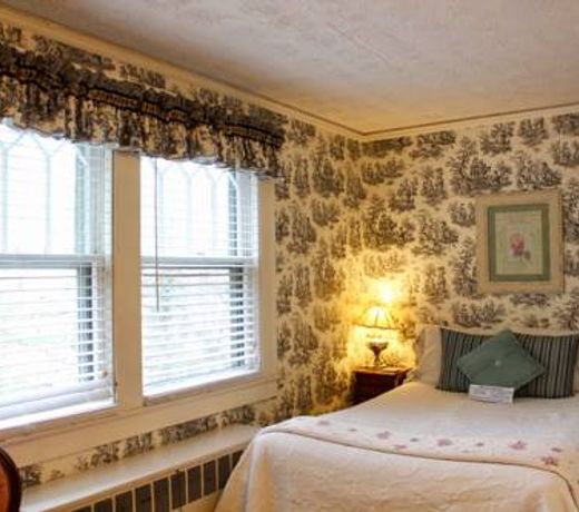 Oakland Cottage Bed and Breakfast