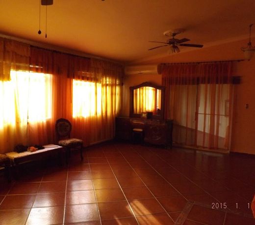 Villa with private pool, tropical garden, ocean view, secure residence