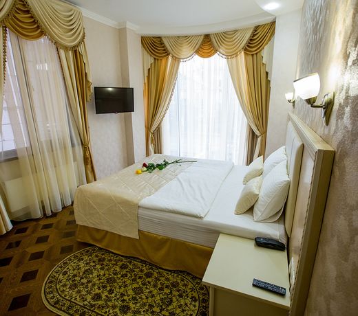 Shine House Hotel