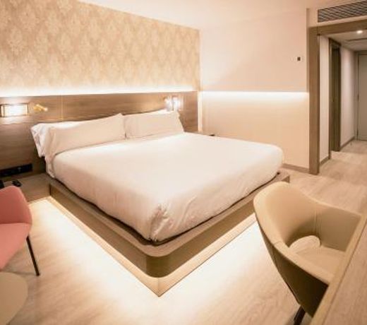 Grand Plaza Hotel & Wellness