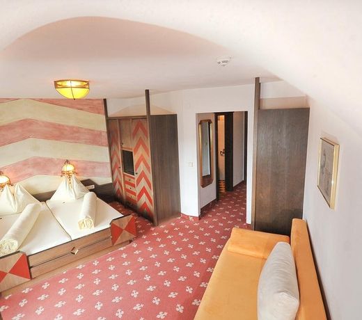Family Hotel Schloss Rosenegg
