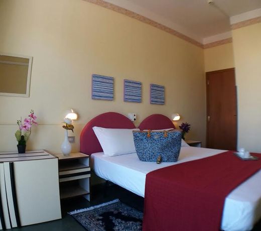 Hotel Condor-New 2022-Con Piscina
