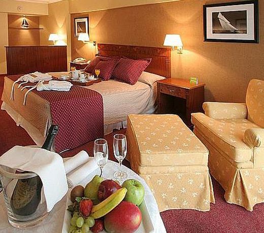 Plaza Real Suites Hotel
