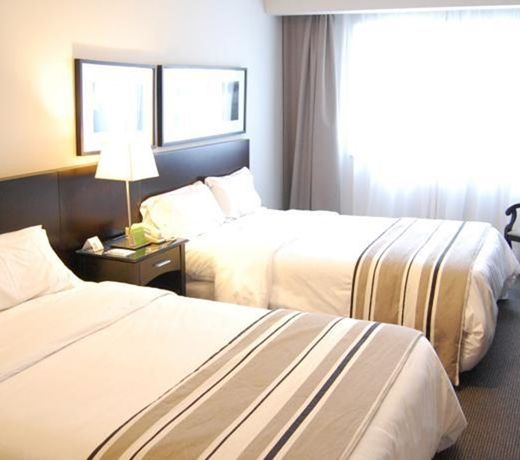 Plaza Real Suites Hotel