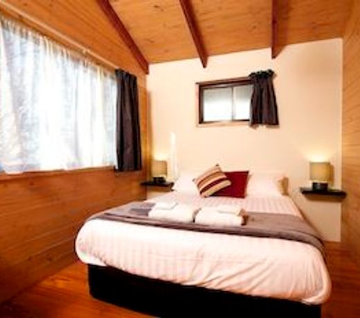 Lakes and Craters Holiday Park