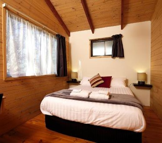 Lakes and Craters Holiday Park