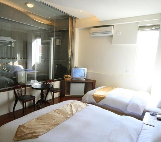 Ri Yue Hu Pan Resort