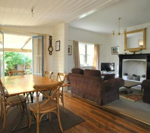 Cooma Cottage