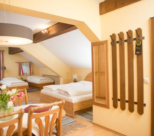 Santner, Hotel