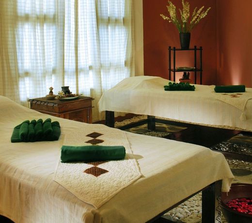 Grand Tropic Suites Hotel