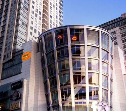 HARRIS Suites fx Sudirman