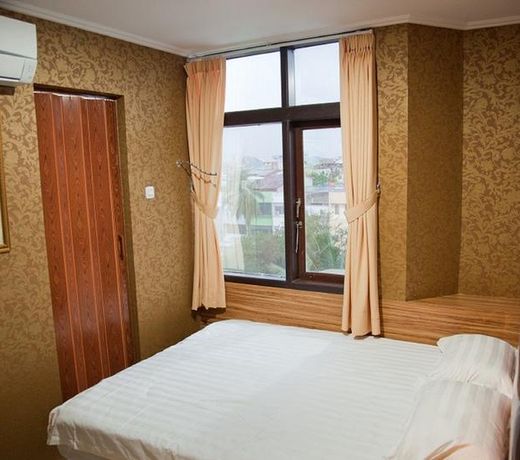 Hotel Rumah Shinta