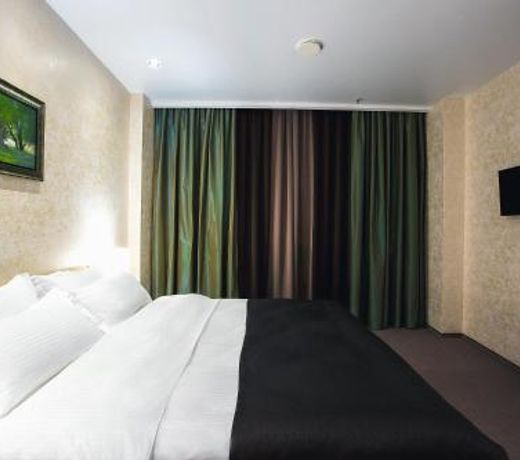 City Hotel