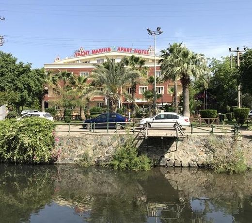 Blue Yacht Marina Apart Hotel